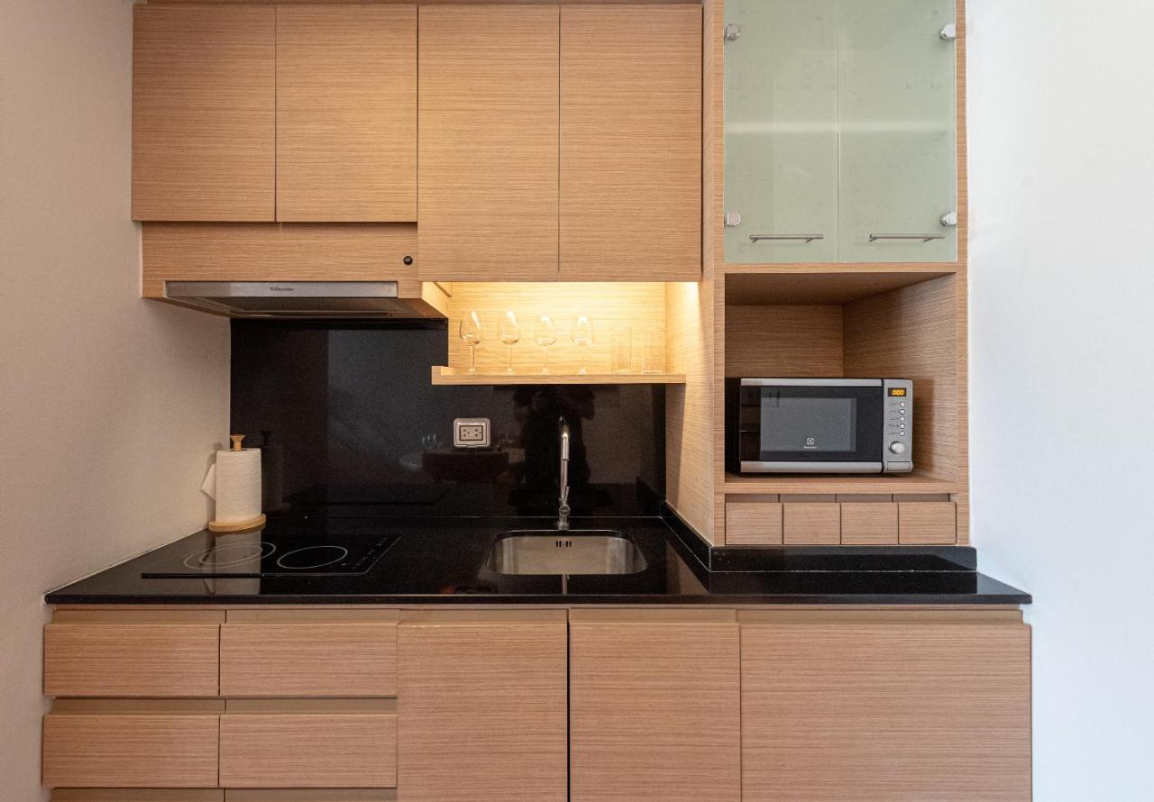 Summit Windmill Golf Suite Hotel At Suvarnabhumi Bangkok Bagian luar foto A modern kitchen