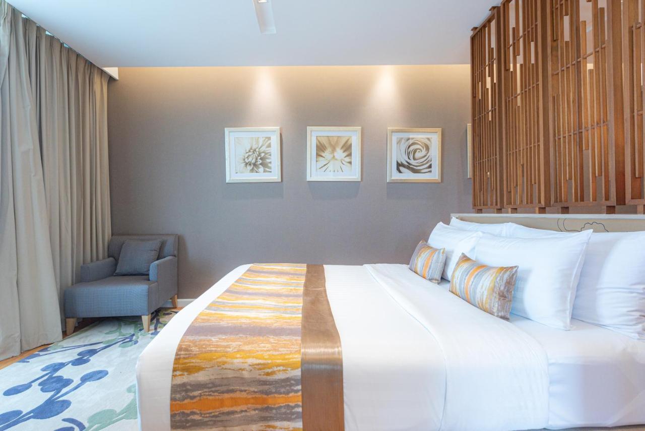 Summit Windmill Golf Suite Hotel At Suvarnabhumi Bangkok Bagian luar foto Deluxe Room
