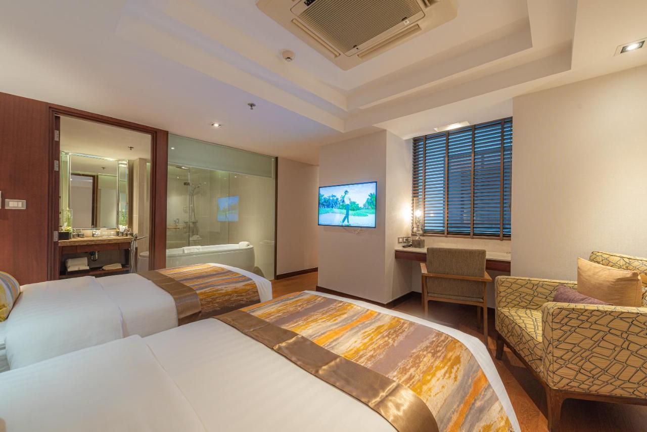 Summit Windmill Golf Suite Hotel At Suvarnabhumi Bangkok Bagian luar foto Deluxe Room
