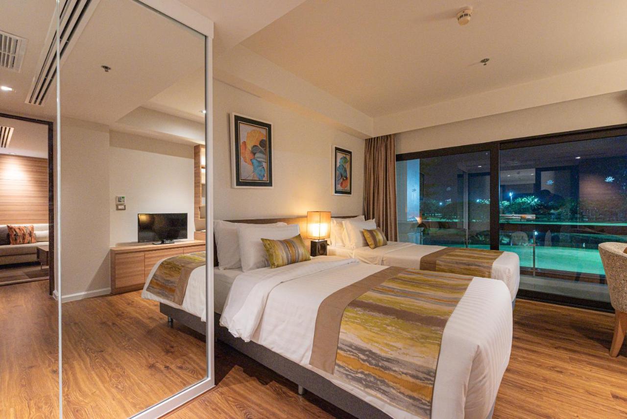 Summit Windmill Golf Suite Hotel At Suvarnabhumi Bangkok Bagian luar foto Deluxe Room