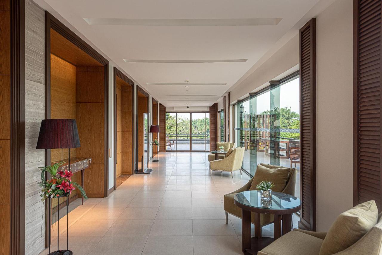 Summit Windmill Golf Suite Hotel At Suvarnabhumi Bangkok Bagian luar foto The interior of the hotel